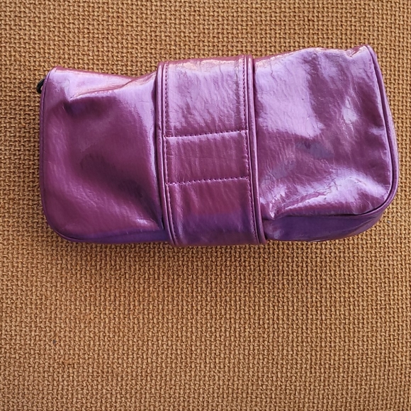 Clutch - Picture 2 of 2